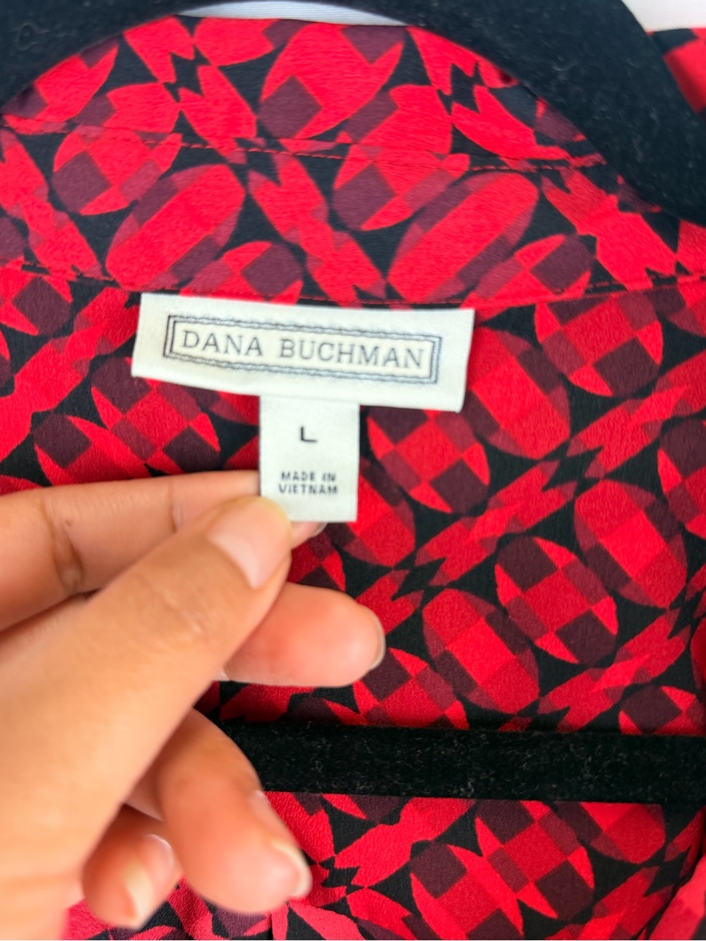 Dana Buchman Red Geometric Button-Down Blouse - Picture 4 of 10